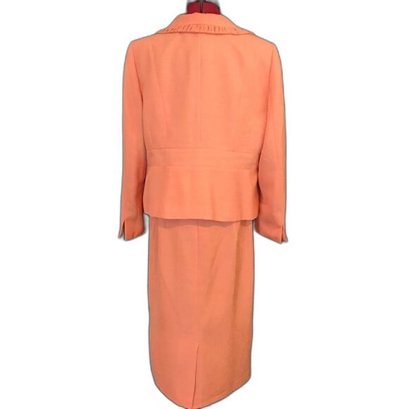 Suit Studio Skirt Suit Women’s Plus Size 16 Peach 2-Piece Blazer & Skirt Set - Picture 4 of 9